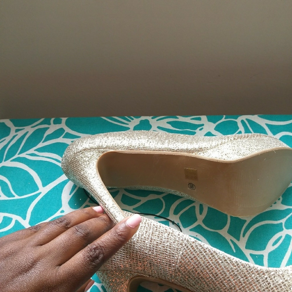 Shoes - Picture 2 of 5